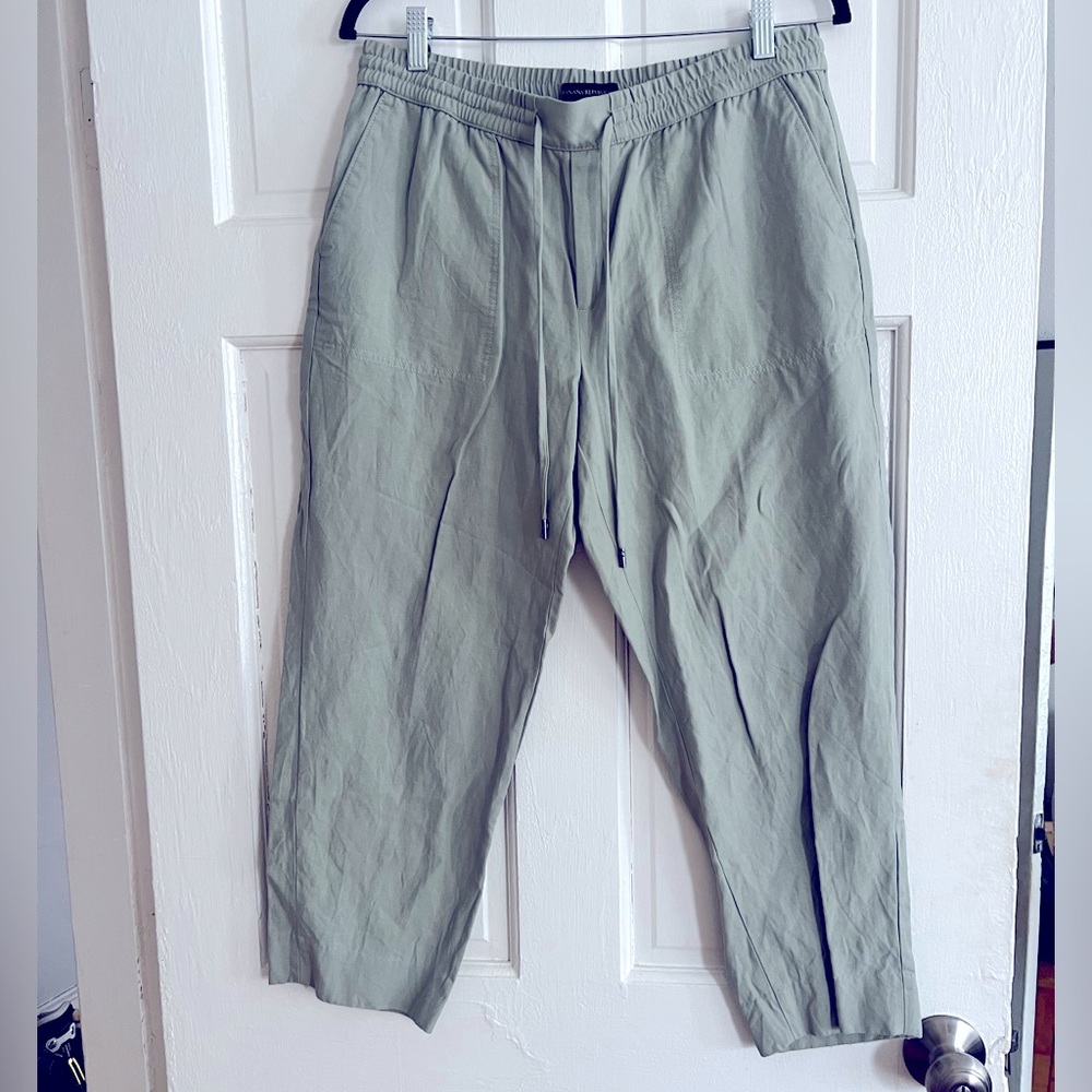 Banana Republic Wide legged Cropped Pant